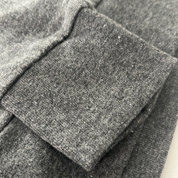 Harvard Sweatshirt size Medium in grey. - Picture 6 of 8